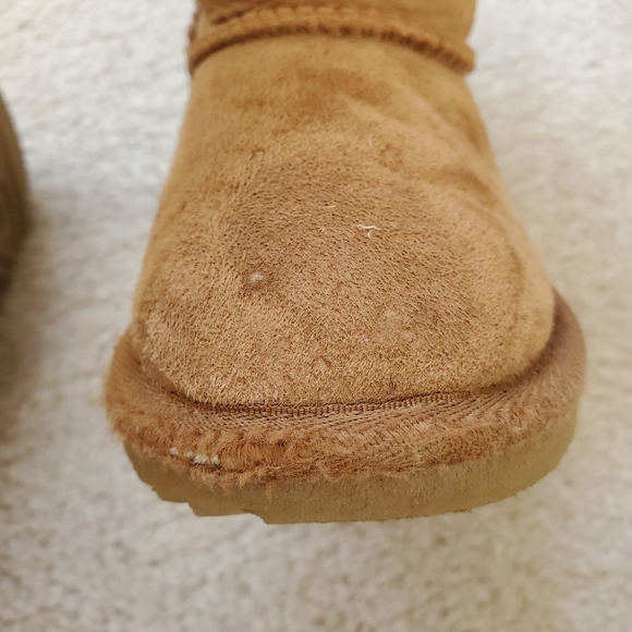 Uggs Kids Shearling Bow Boots.  Size 7 (Girls) - Picture 6 of 14